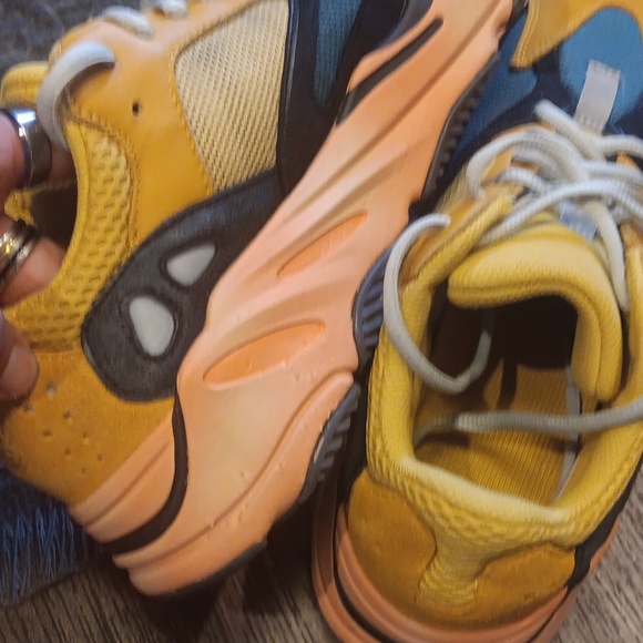 adidas Yeezy Boost 700 Sun Orange Black | 7 Men/9WMNS | GZ6984 - Picture 6 of 7